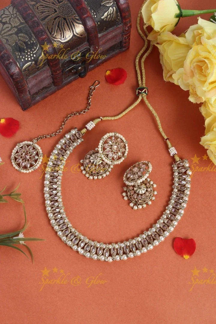 Beautiful oval shape design short necklace - Multi - Sparkle and Glow