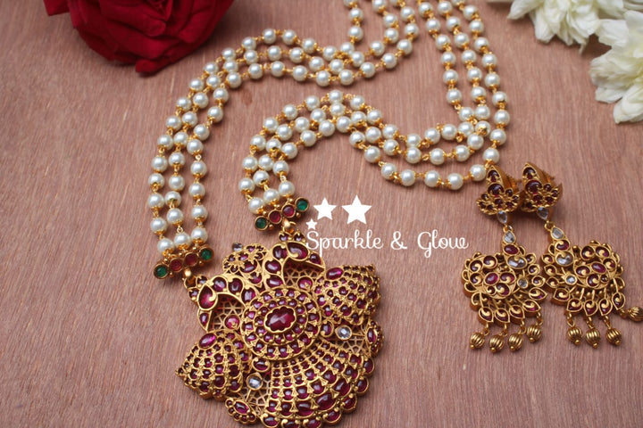 Three layer pearl haram with kemp stones pendent