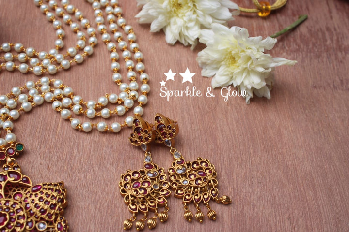 Three layer pearl haram with kemp stones pendent
