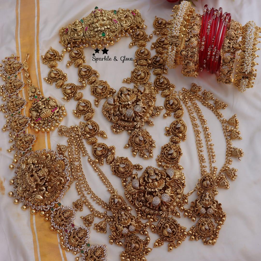 Exquisite Lakshmi Bridal Jewellery Set - Perfect Elegance