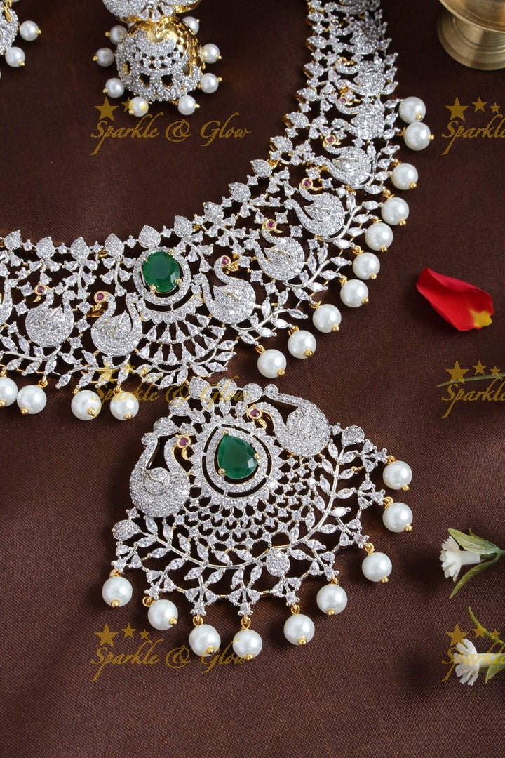 Stunning GJ Polish peacock carved pearl necklace - Green