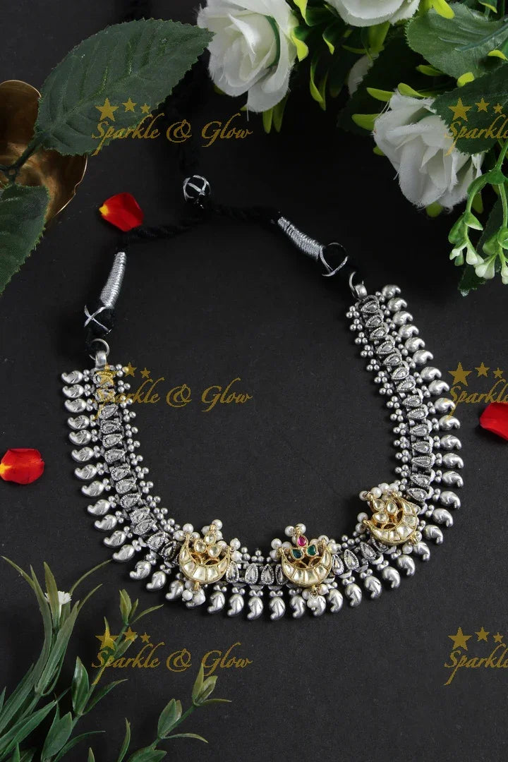 Elegant Silver Jadau Moggapu Fusion Necklace