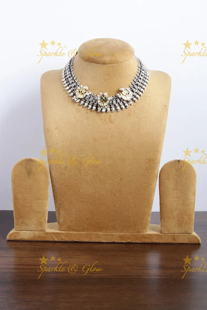 Elegant Silver Jadau Moggapu Fusion Necklace