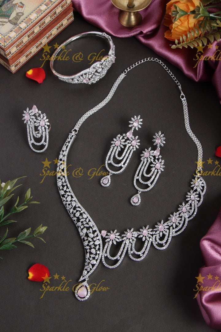 Statement AD necklace set with bracelet and finger ring - Gold