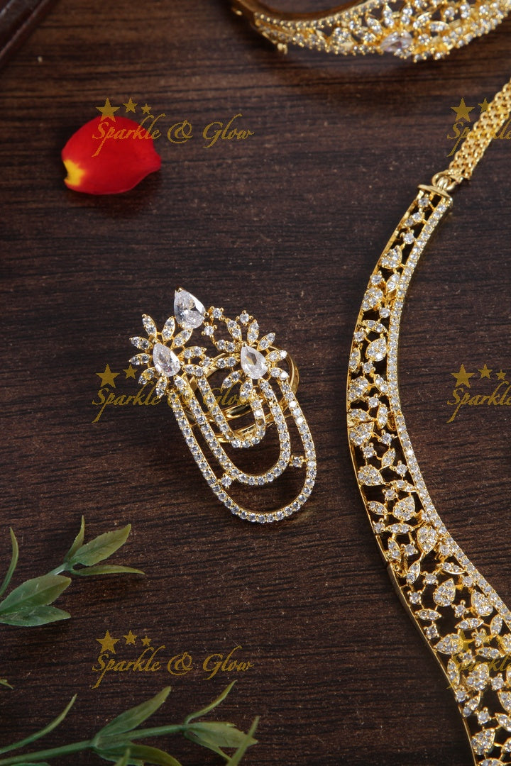 Statement AD necklace set with bracelet and finger ring - Gold