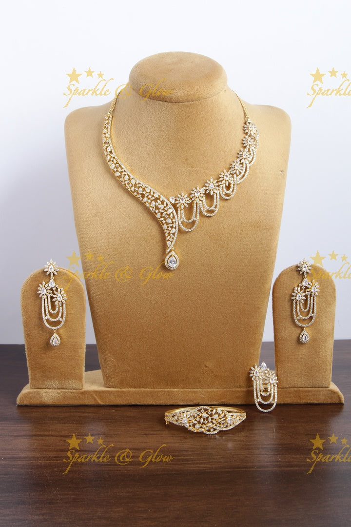 Statement AD necklace set with bracelet and finger ring - Gold