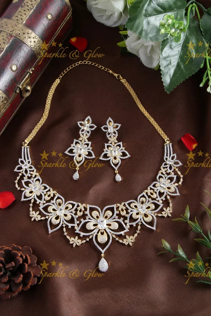 Alluring Two-Tone Floral AD Necklace Set