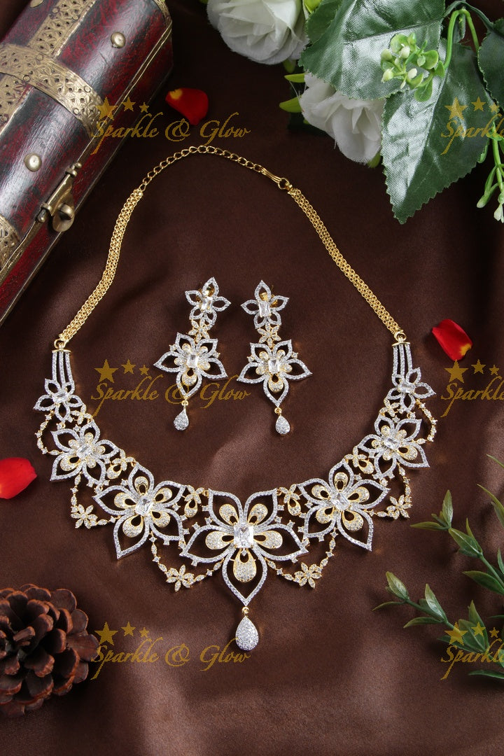 Alluring two tone floral AD necklace set