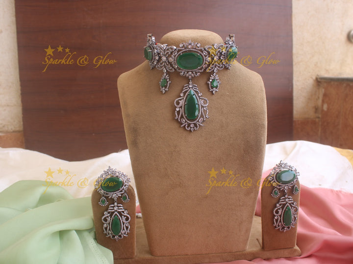 Statement Victorian AD emerald choker