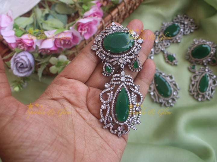 Statement Victorian AD emerald choker