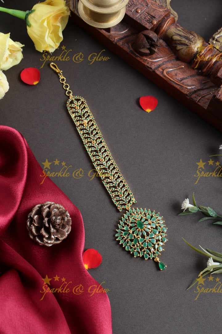 Statement AD Emerald Single line maangtikka