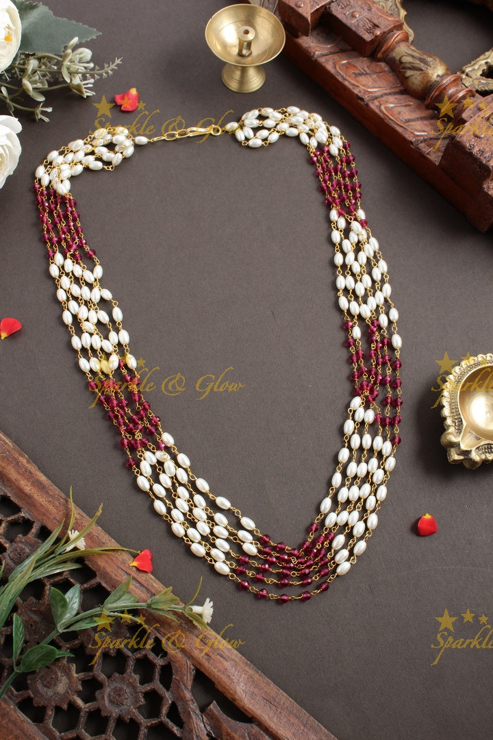 Statement Pearl Gold Black beads two layer chain