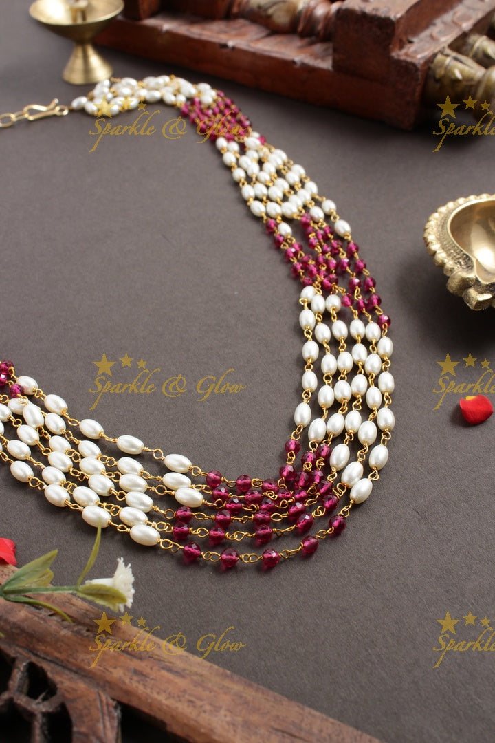 Statement Pearl Gold Black beads two layer chain