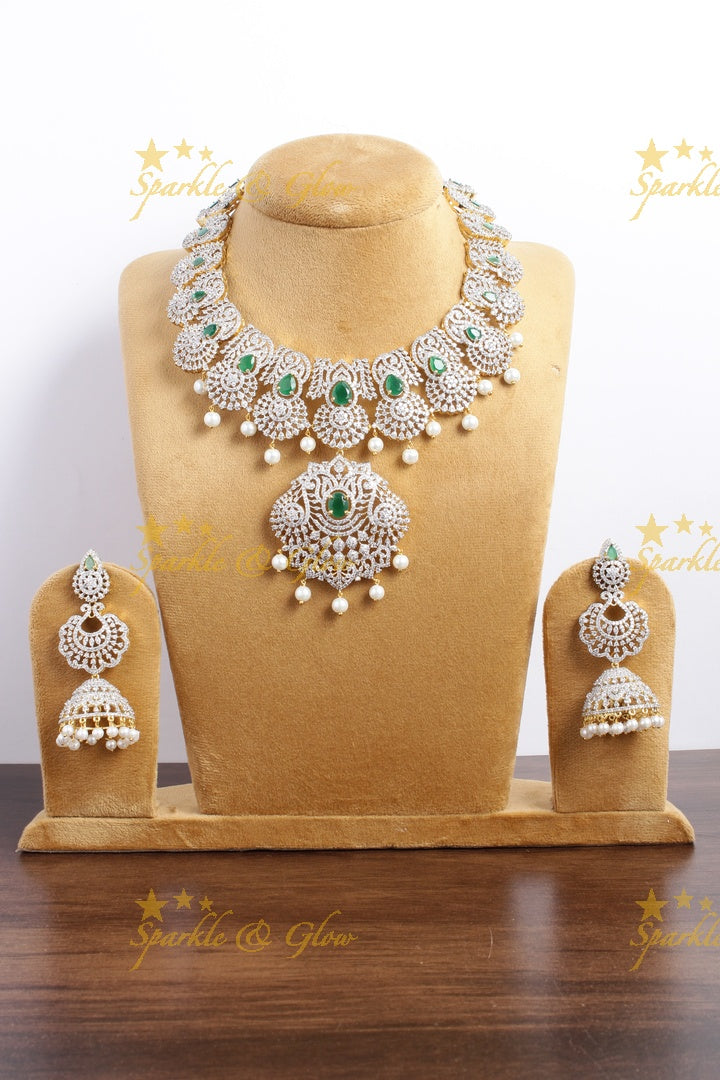 Beautiful GJ polish peacock necklace - Green
