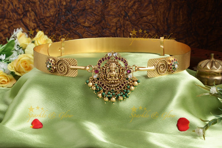 Gold alike Lakshmi pendent plain hipbelt with green beads
