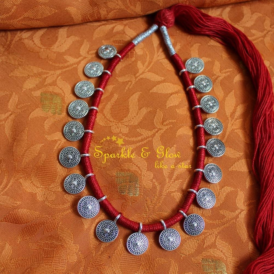 Trendy thread necklace - Red - Coin - Sparkle and Glow