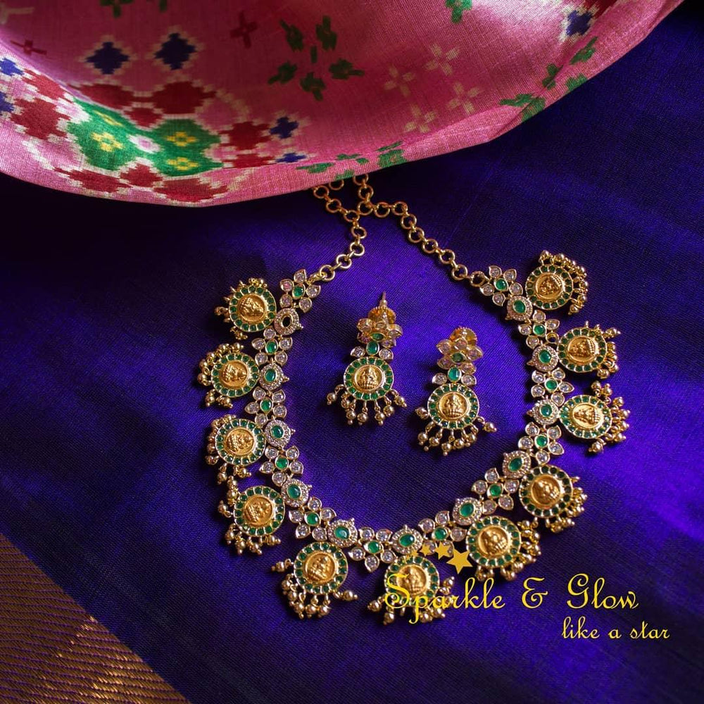 Coin necklace crafted with stone and pearls - Multi - Matte - Sparkle and Glow