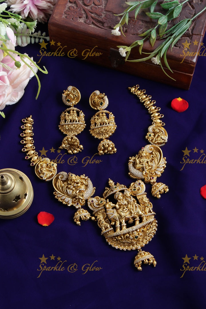 Exclusive Shiva parvati and ganesha carved necklace with gold beads