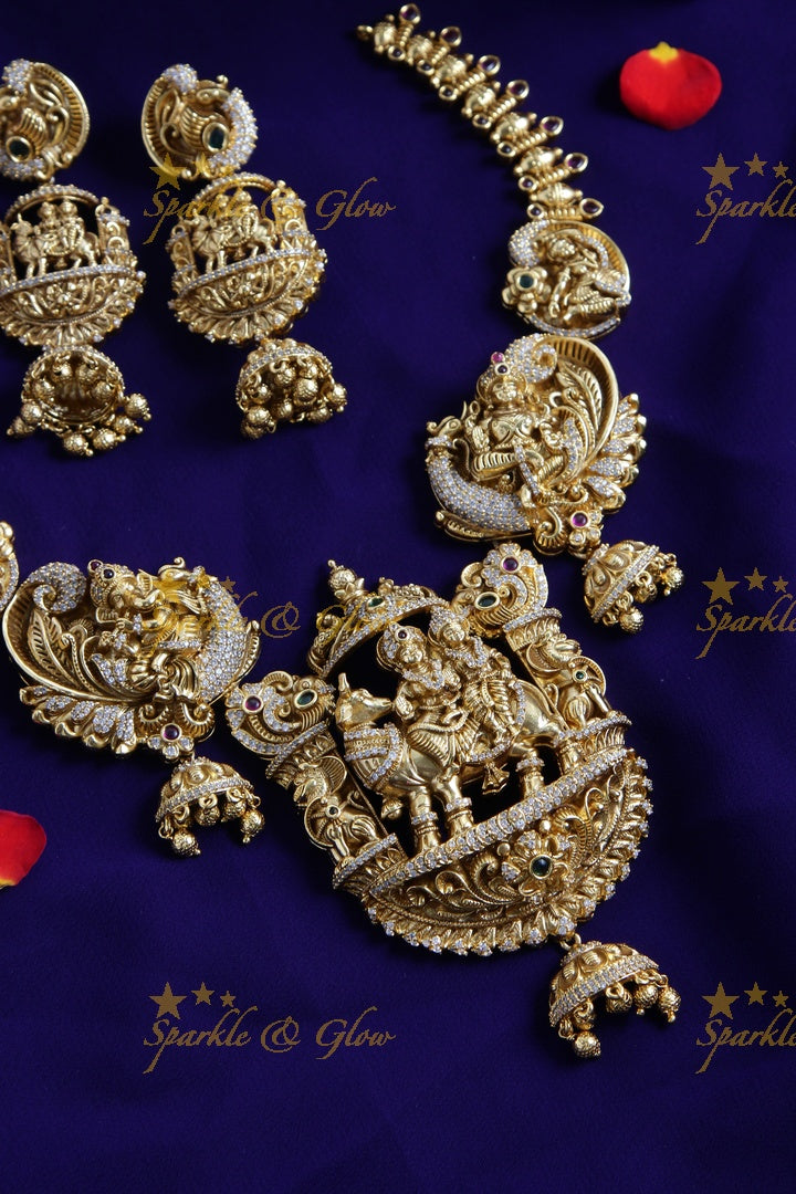 Exclusive Shiva parvati and ganesha carved necklace with gold beads