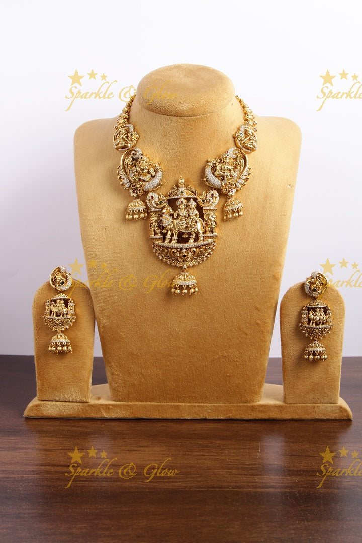 Exclusive Shiva parvati and ganesha carved necklace with gold beads