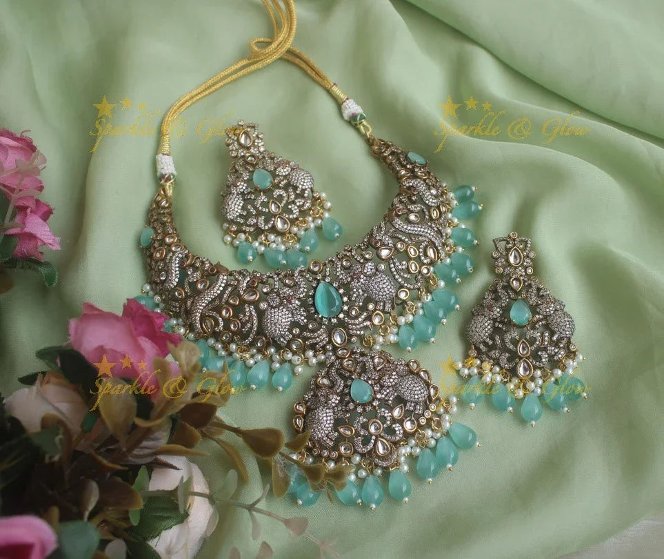 Grand Elephant carved Victorian AD necklace with pearls and white beads - White - Sparkle and Glow