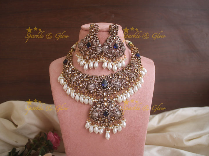 Grand Elephant carved Victorian AD necklace with pearls and white beads - White