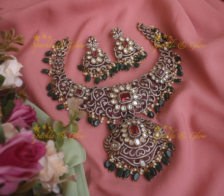 Statement floral leaf design Victorian AD necklace with green stones and green beads