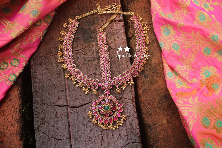 Bridal three sided kemp maang tikka with gold beads