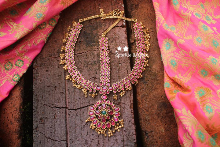 Bridal three sided kemp maang tikka with gold beads