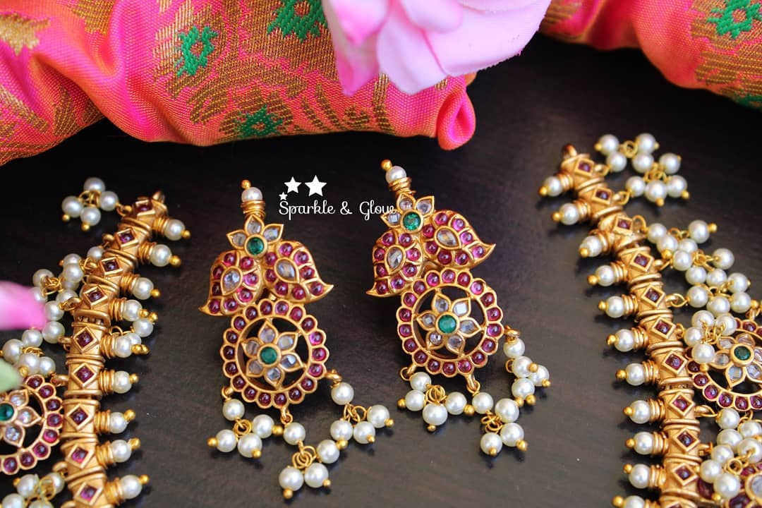 Gorgeous flower mango design kemp gutta pusalu