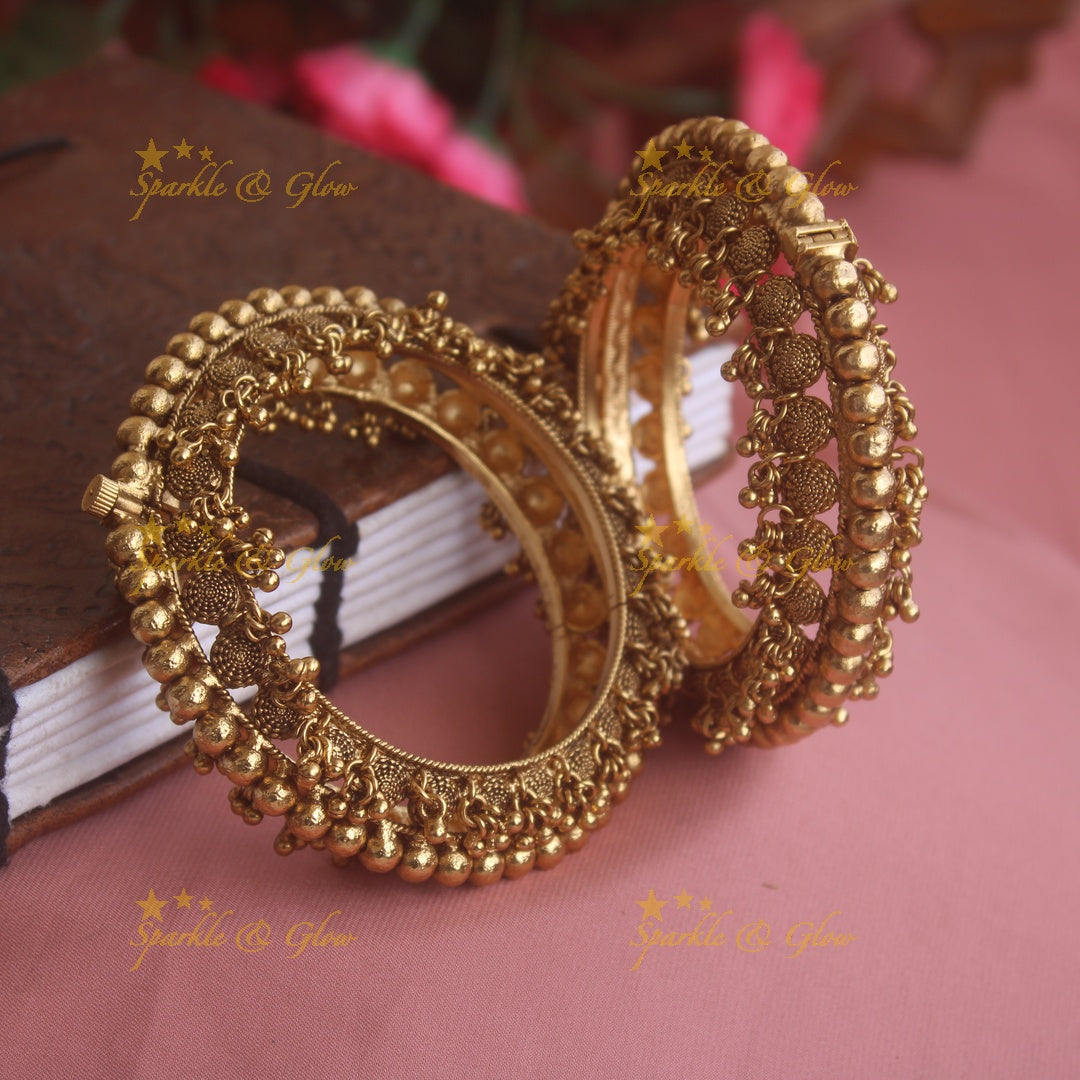 Grand Gold alike kada with gold beads screw type a pair,  2.4