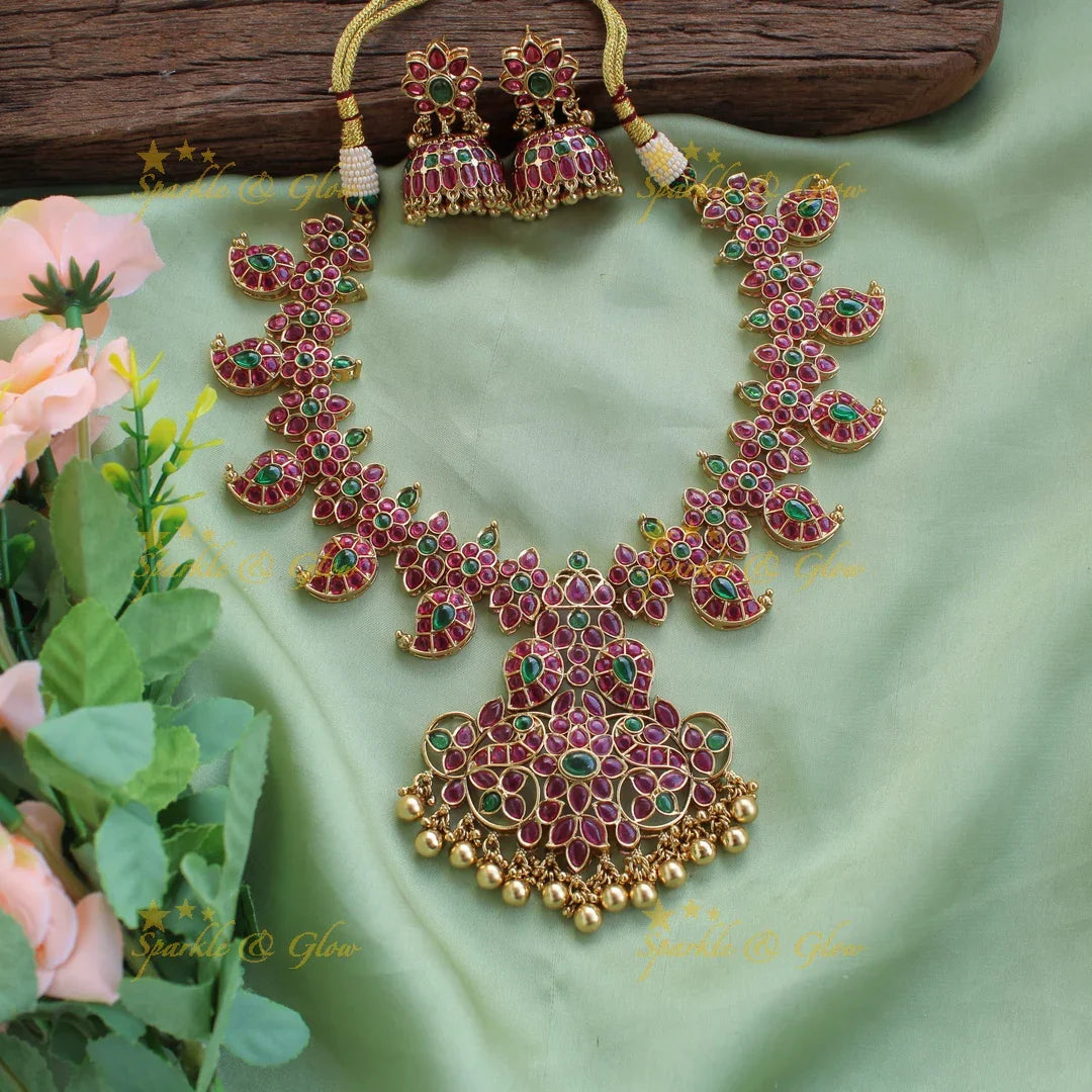 Beautiful floral Mango kemp short necklace with green beads and kemp stones - Sparkle and Glow