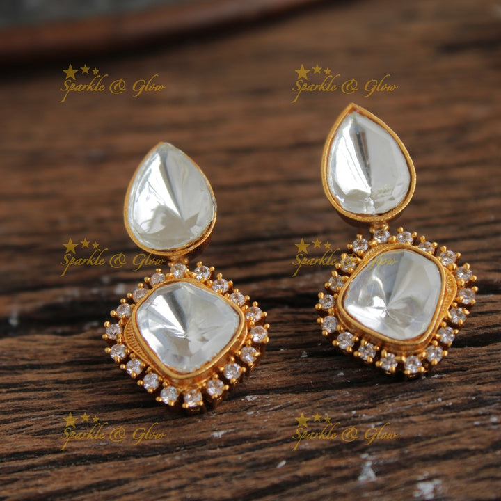 Beautiful Pendent Chain with white stones