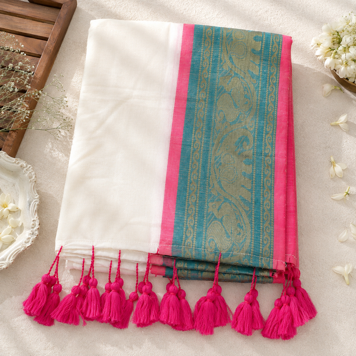 Elegant Kerala Saree with Zaree Border & Tassels