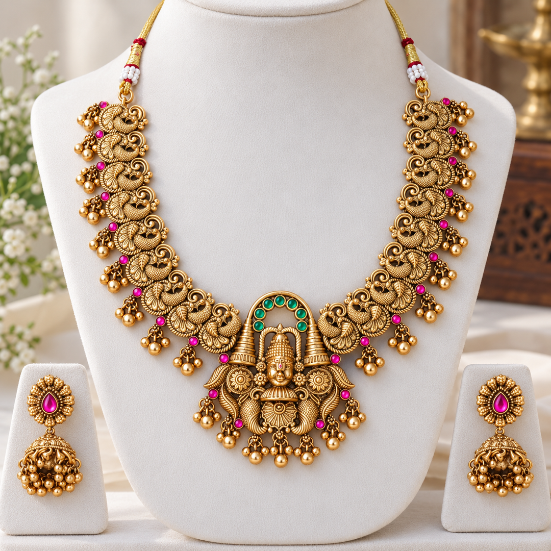Exquisite Gold-Toned Temple Short Necklace
