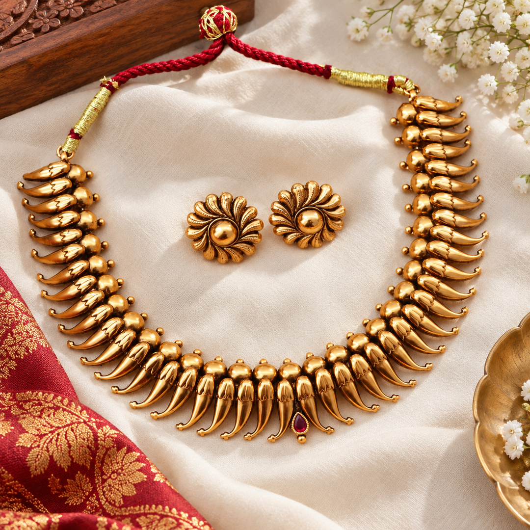 Exquisite Festive Gold Short Necklace Set