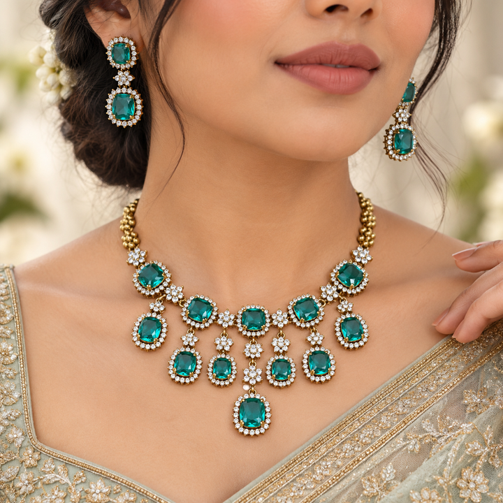 Exquisite Emerald Short Necklace Set