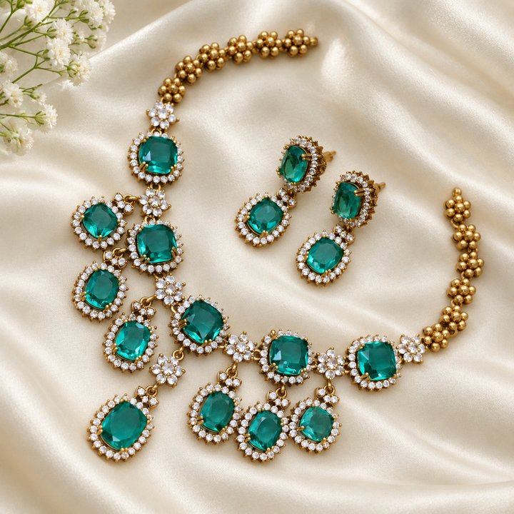 Exquisite Emerald Short Necklace Set