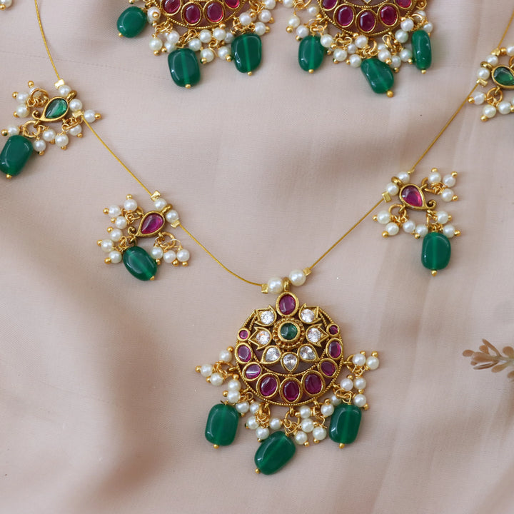 Exquisite Kundan Necklace with Jadau for Wedding Elegance