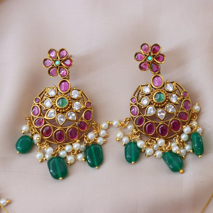 Exquisite Kundan Necklace with Jadau for Wedding Elegance
