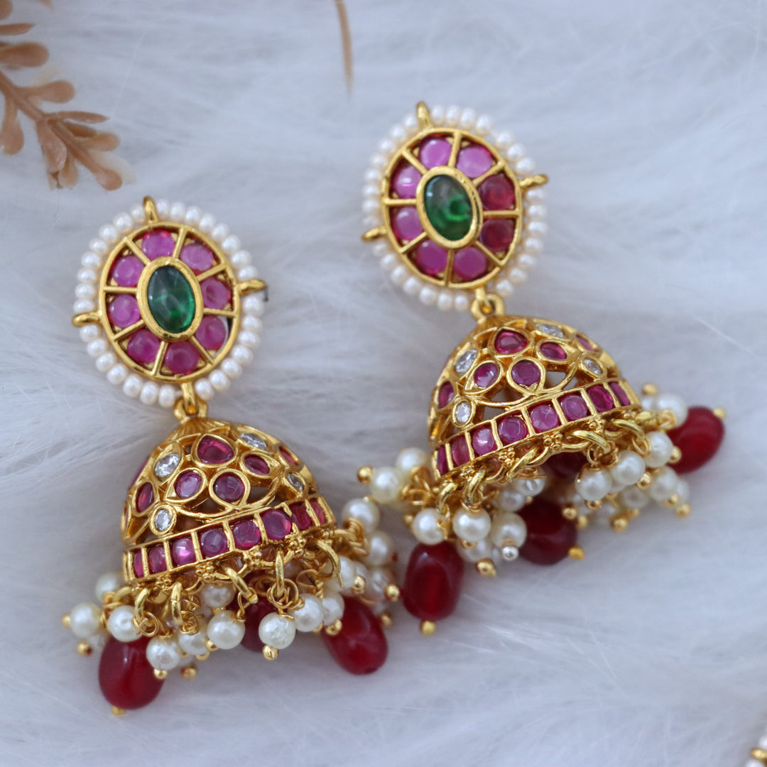 Exquisite High Neck Gold Choker Set for Festive Weddings