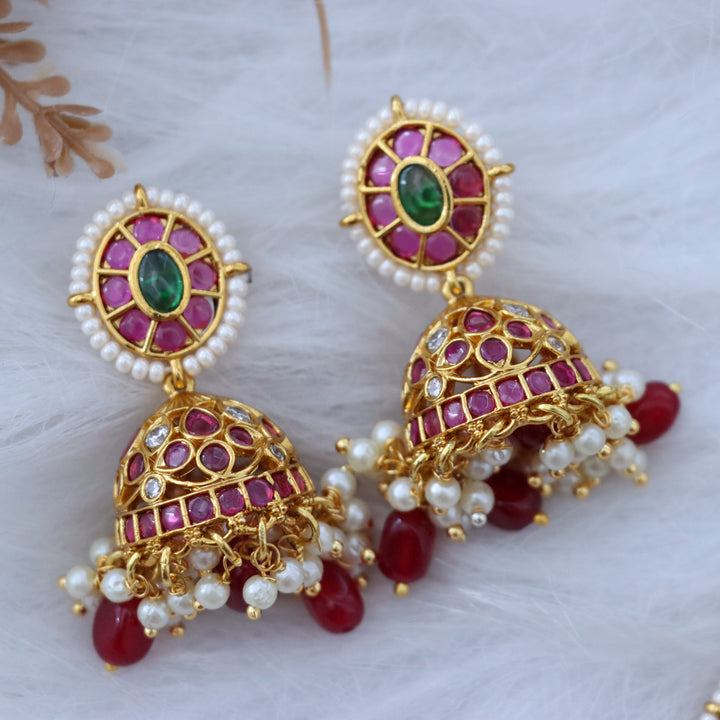 Exquisite High Neck Gold Choker Set for Festive Weddings