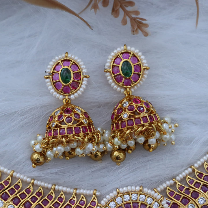 Exquisite High Neck Gold Choker Set for Festive Weddings
