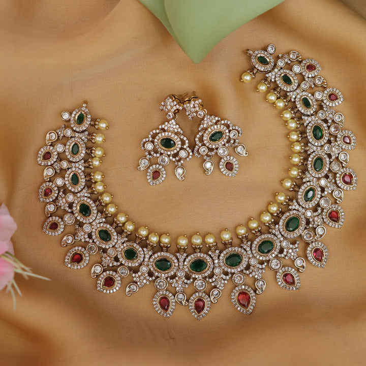 Exquisite Gold-Tone Necklace for Festive Occasions