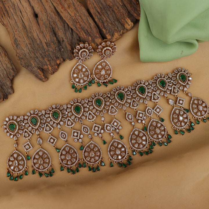 Exquisite Gold Choker Necklace for Festive Glam