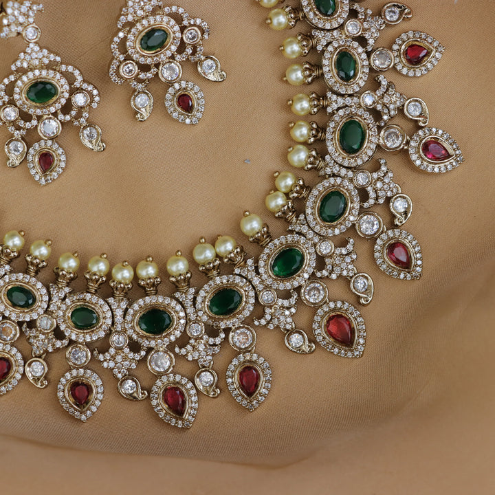 Exquisite Gold-Tone Necklace for Festive Occasions