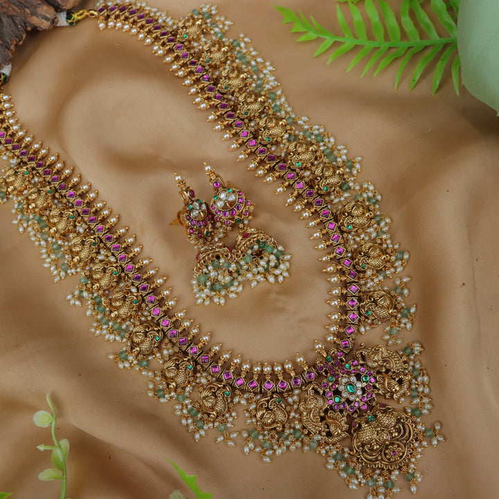 Exquisite Gold Necklace Set for Celebrations