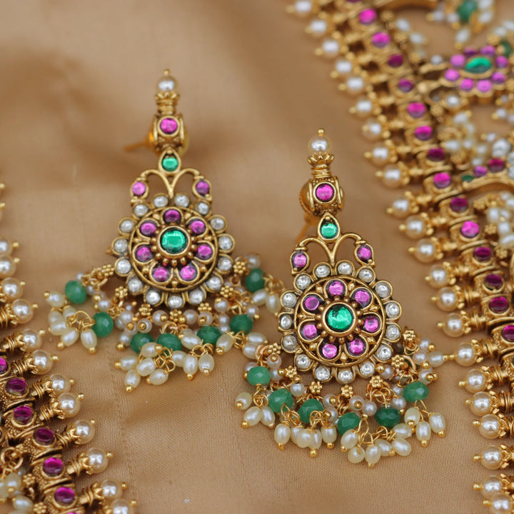 Exquisite Gold-Toned Necklace for Festive Celebrations