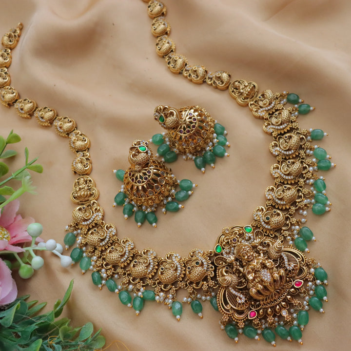 Exquisite Opulent Gold Temple Necklace for Festivities