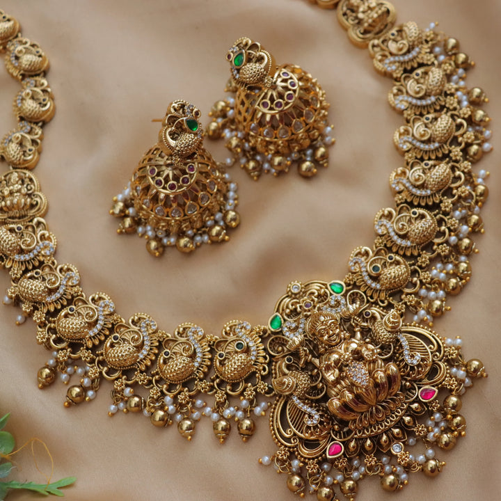Exquisite Opulent Gold Temple Necklace for Festivities